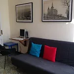 بنسيون ثيوداديلا بيت ضيافة برشلونة