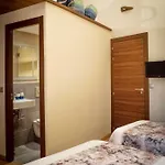 بنسيون ثيوداديلا بيت ضيافة